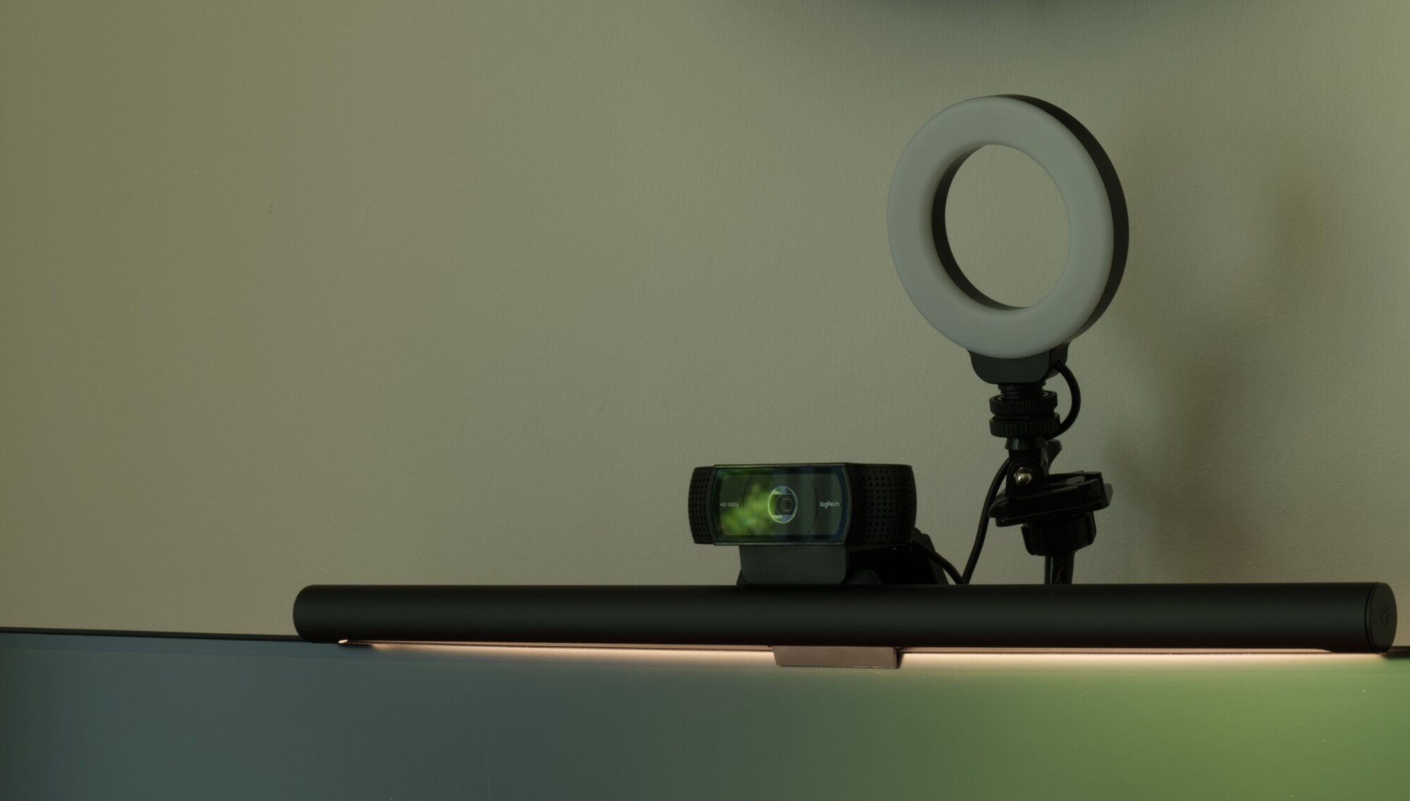 Vitalys webcam and light bar